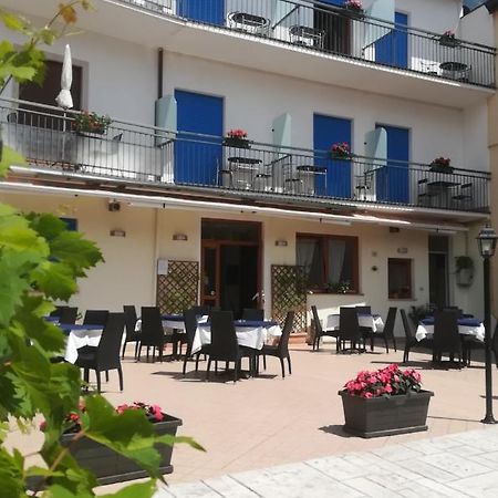 Hotel Luisa Бренцоне сул Гарда Екстериор снимка