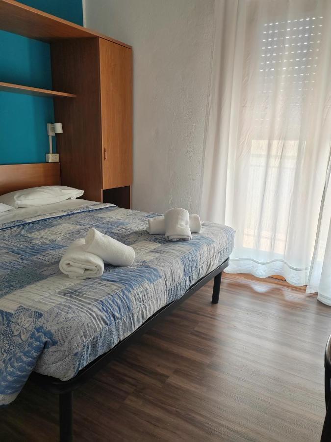 Hotel Luisa Бренцоне сул Гарда Екстериор снимка