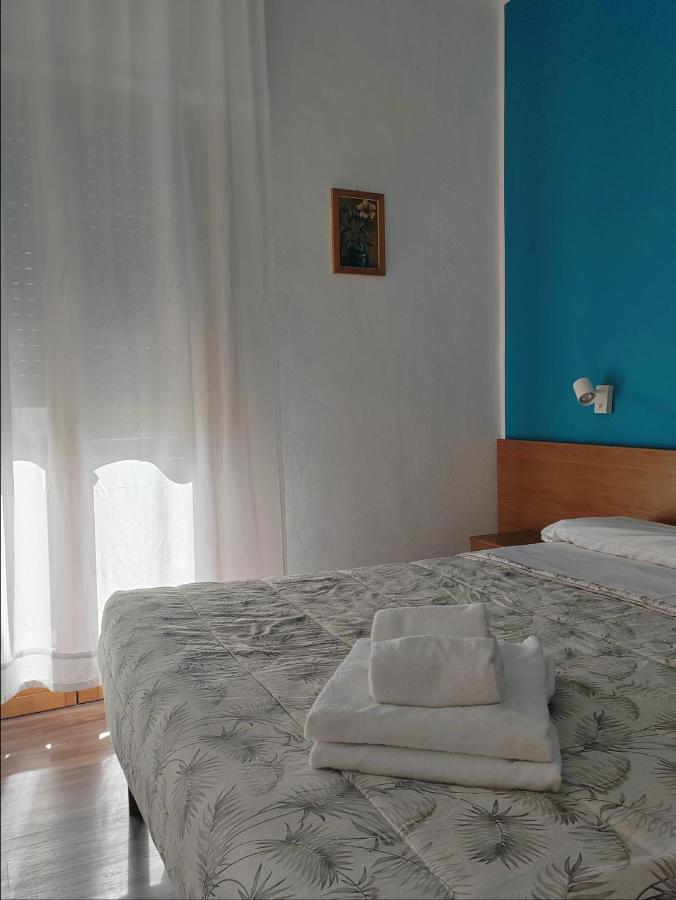 Hotel Luisa Бренцоне сул Гарда Екстериор снимка
