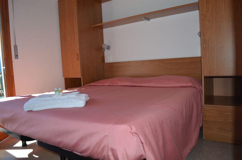 Hotel Luisa Бренцоне сул Гарда Екстериор снимка